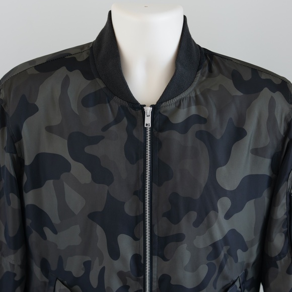 Men's Camo Bomber Jacket Bershka Size Medium Like New - Picture 3 of 6